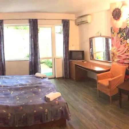 Family Vaso Hotel Warna